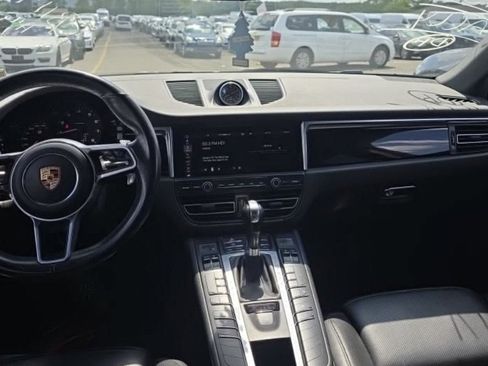 Used 2020 Porsche Macan AWD/4WD image 6