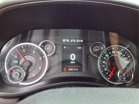 Used 2024 RAM 3500 Tradesman w/ Chrome Appearance Group AWD/4WD image 24