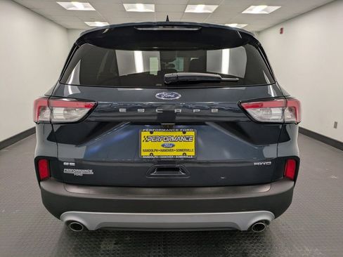 Used 2022 Ford Escape SE image 5