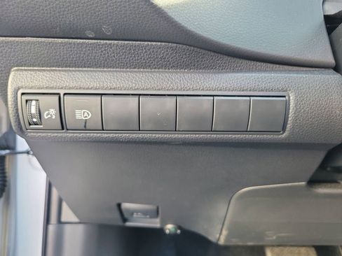 Used 2024 Toyota Corolla SE w/ SE Package image 21