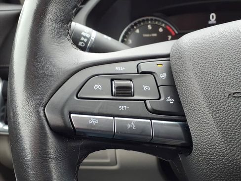 Used 2023 Cadillac XT4 Luxury w/ Cold Weather Package image 28