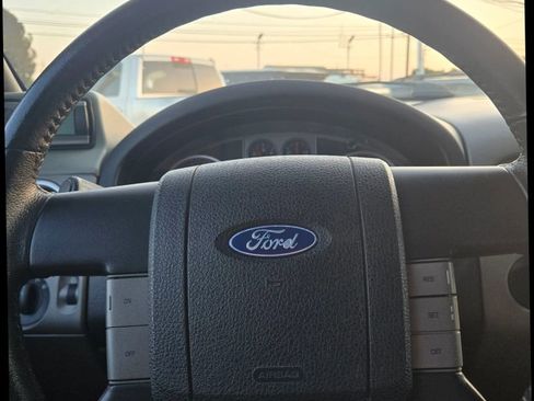 Used 2006 Ford F150 XLT image 25