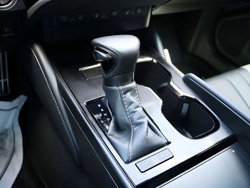 Used 2024 Lexus ES 350 F Sport w/ Accessory Package (Z2) FWD image 25