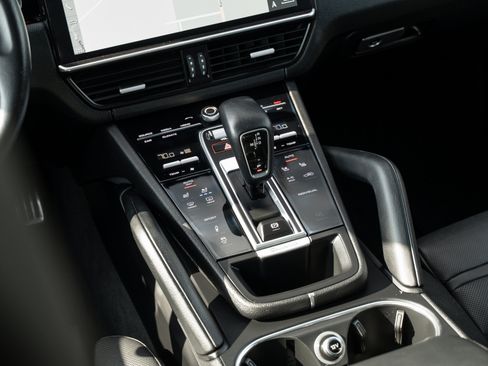 Used 2019 Porsche Cayenne S AWD/4WD image 13