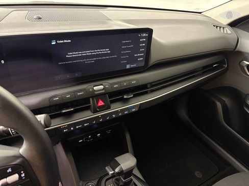 New 2025 Kia K4 LXS image 24