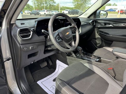 Used 2025 Chevrolet TrailBlazer LT AWD/4WD image 20