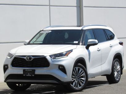 Used 2025 Toyota Highlander Platinum