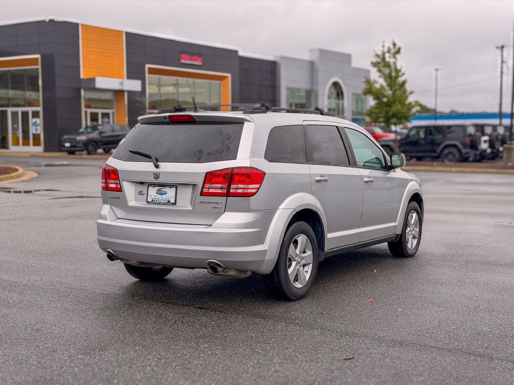 Used 2010 Dodge Journey SXT w/ Flexible Seating Group FWD image 7