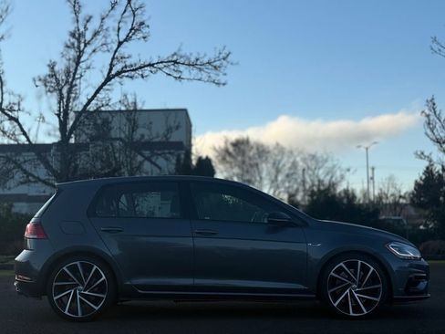 Used 2018 Volkswagen Golf R 4-Door image 6