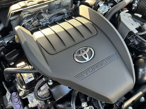 Used 2025 Toyota Crown Platinum image 31