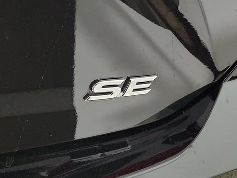 Used 2026 Toyota Camry SE FWD image 9