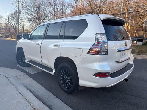 Used 2023 Lexus GX 460 Premium image 5