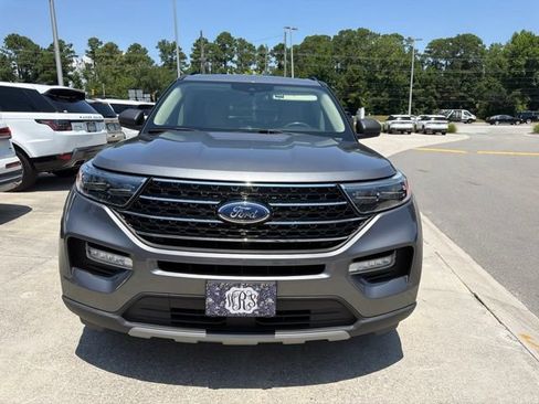 Used 2021 Ford Explorer XLT w/ Equipment Group 202A RWD image 2