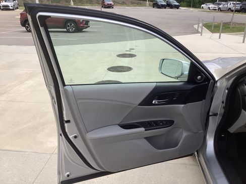 Used 2014 Honda Accord EX-L image 13