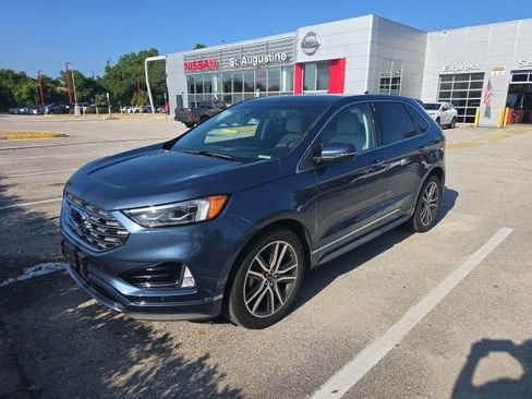 Used 2019 Ford Edge Titanium w/ Equipment Group 301A FWD image 2