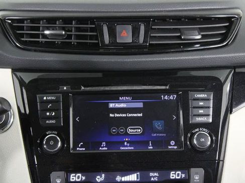 Certified 2022 Nissan Rogue Sport SV FWD image 9