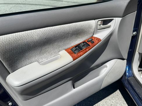 Used 2004 Toyota Corolla S image 9