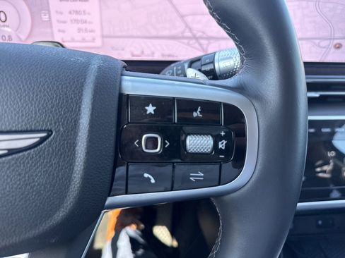 Used 2025 Genesis GV80 2.5T Standard AWD/4WD image 17
