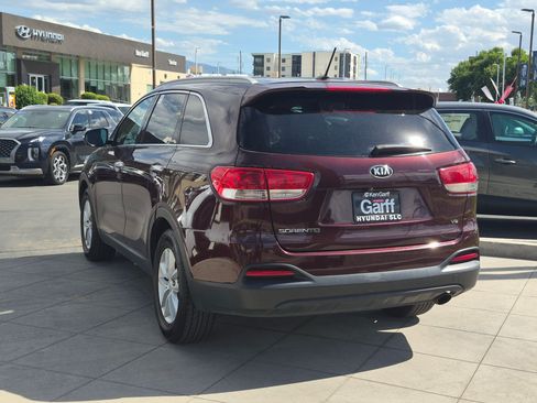 Used 2017 Kia Sorento LX FWD image 7