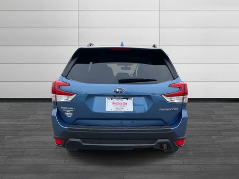 Used 2023 Subaru Forester Premium image 4