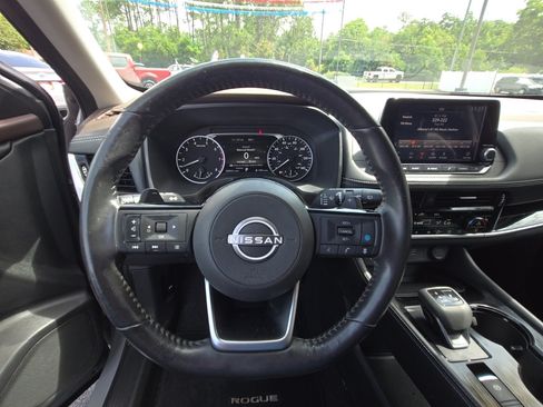 Used 2022 Nissan Rogue SL FWD image 12