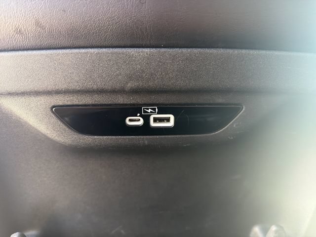 Used 2023 Chrysler Pacifica Touring-L FWD image 26