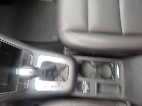 Used 2015 Volkswagen Tiguan SE FWD image 13