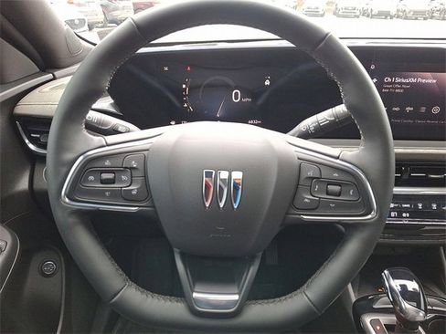 Used 2024 Buick Envista Avenir image 19