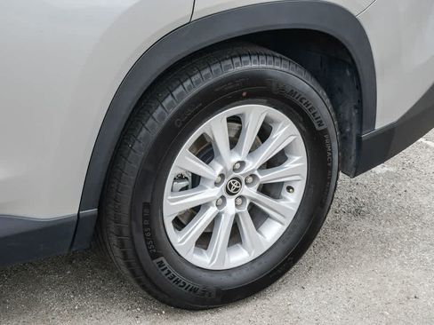 Used 2025 Toyota Grand Highlander FWD image 11