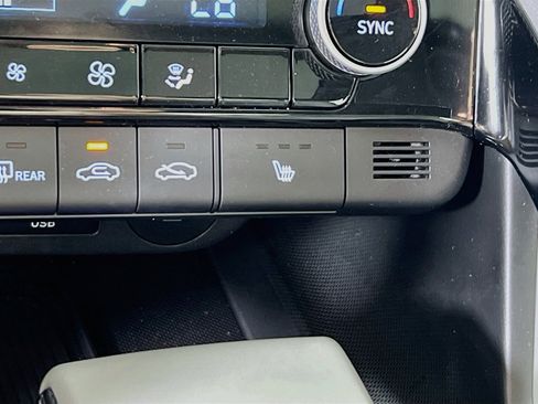 Used 2024 Hyundai Elantra SEL w/ Convenience Package FWD image 20