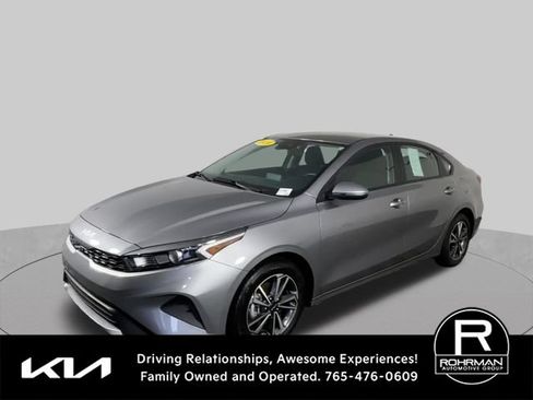 Used 2024 Kia Forte LXS w/ LXS Technology Package FWD image 4