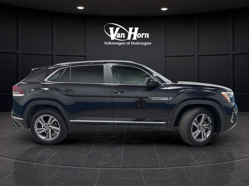 Used 2024 Volkswagen Atlas Cross Sport SEL R-Line AWD/4WD image 8
