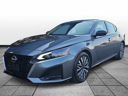 Used 2024 Nissan Altima 2.5 SV