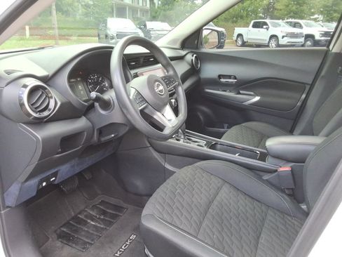 Used 2023 Nissan Kicks SV FWD image 22