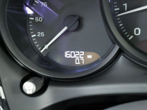 Used 2024 Porsche Macan image 46