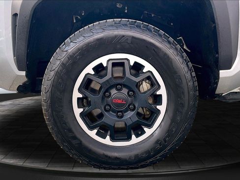 Used 2024 Toyota Tacoma TRD Off-Road image 10