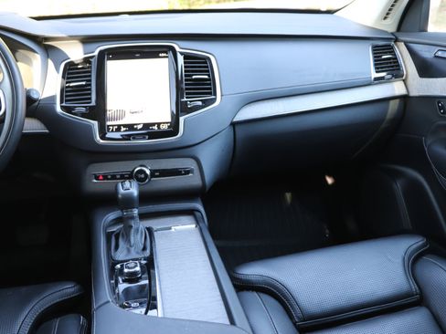 Used 2022 Volvo XC90 T6 Inscription w/ Advanced Package image 28