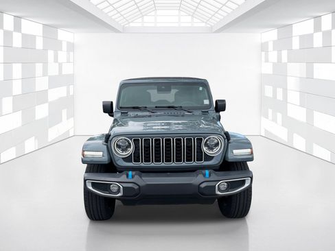 Used 2024 Jeep Wrangler Unlimited Sahara w/ Safety Group AWD/4WD image 2