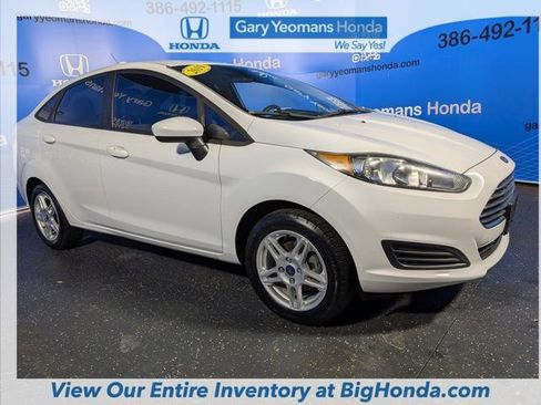 Used 2019 Ford Fiesta SE image 4