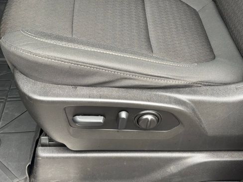Used 2022 Chevrolet Silverado 1500 LT RWD image 20
