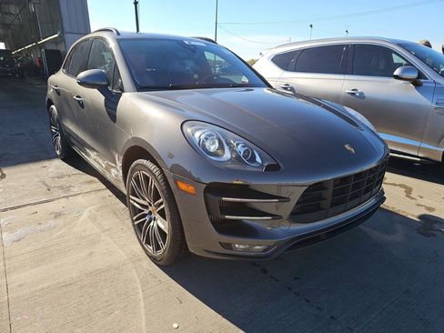Used 2016 Porsche Macan Turbo image 3