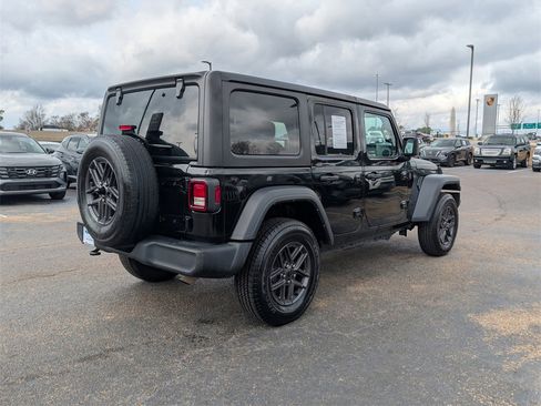 Used 2024 Jeep Wrangler Sport S image 5