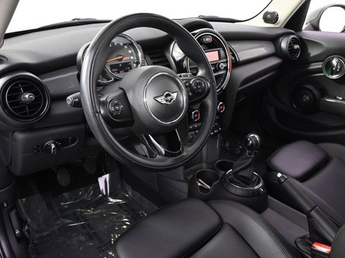 Used 2016 MINI Cooper 4-Door Hardtop image 12