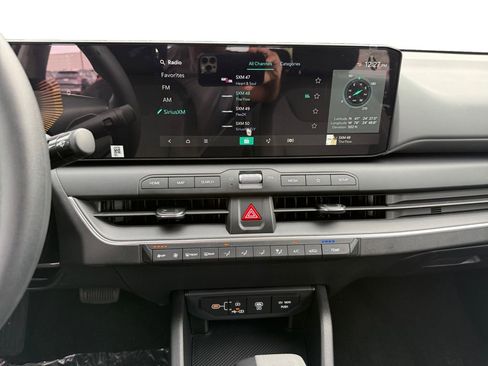 New 2025 Kia K4 LXS FWD image 11