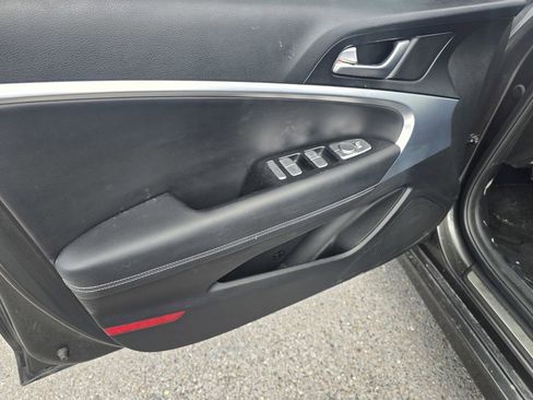 Used 2023 Genesis G70 2.0T image 21