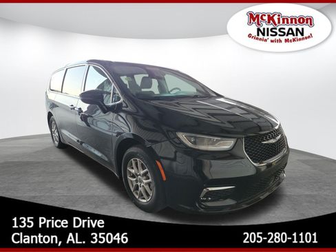 Used 2024 Chrysler Pacifica Touring-L FWD image 1