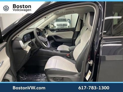 New 2026 Volkswagen Tiguan SE image 7