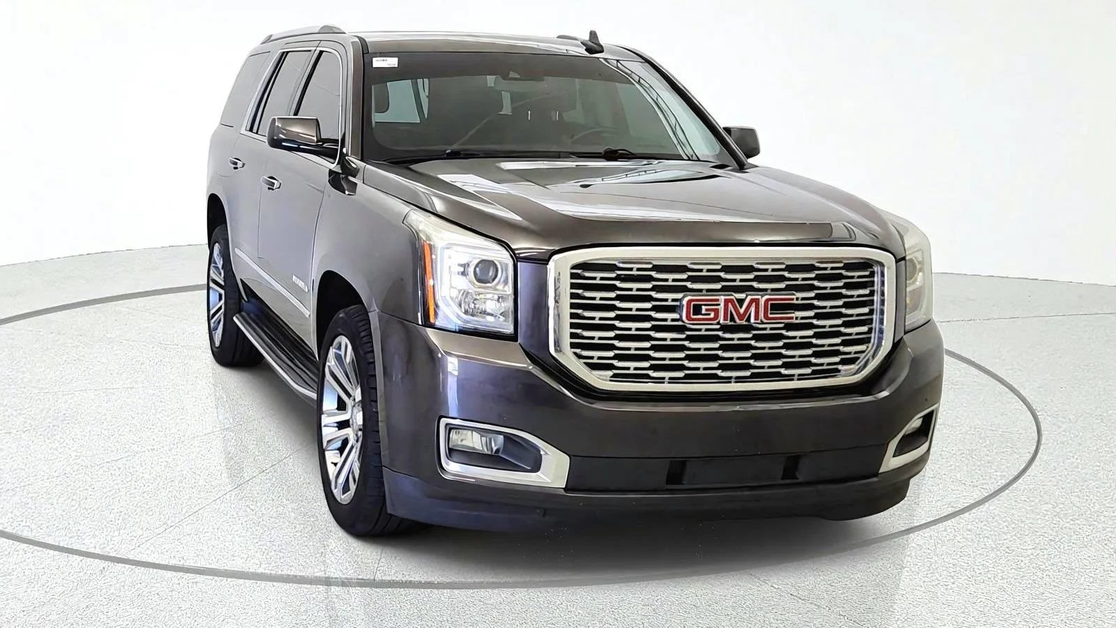 Used 2018 GMC Yukon Denali AWD/4WD image 2