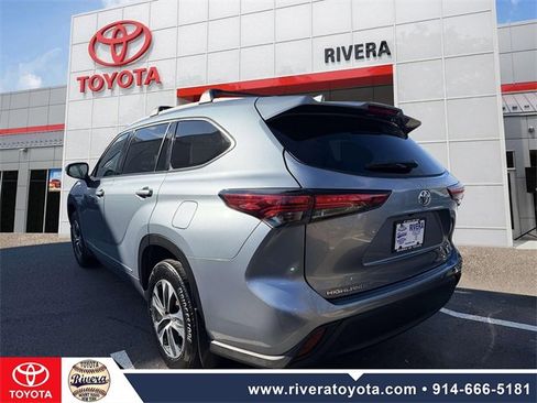 Used 2022 Toyota Highlander XLE image 7