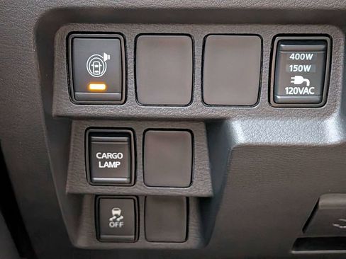 Used 2024 Nissan Frontier SL w/ Technology Package image 26